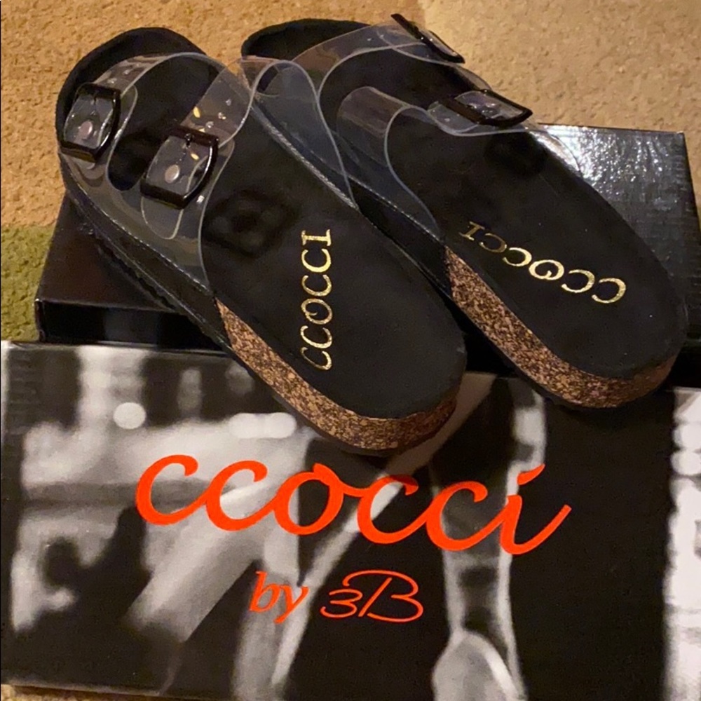 Size 7.5 slides - Picture 3 of 4